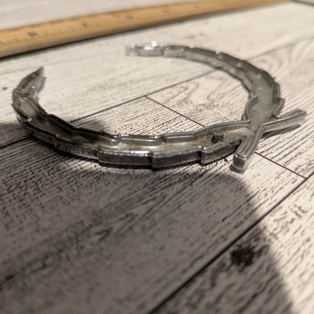 Premium Silver Car Emblem - Picture 5 of 5